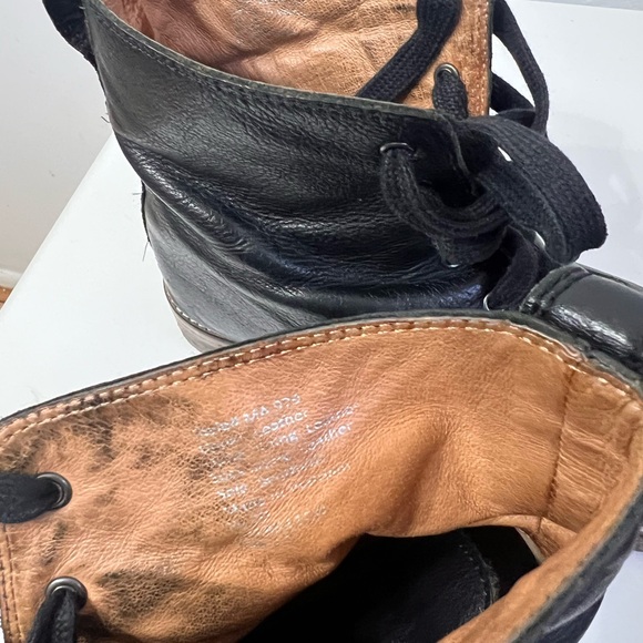 Madewell women’s 7.5 lace-up black leather boots with lug soles, 1” heel - Picture 12 of 14